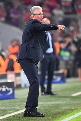 25 04 2018 xjhx Soccer Champions League Bayern Munich Real Madrid emspor v l Coach Head Coach Jupp Heynckes FC Bayern Munich Muenchen gives gesticulated instruction gesticulate gestures with the arms gives instructions gesticulate Munich