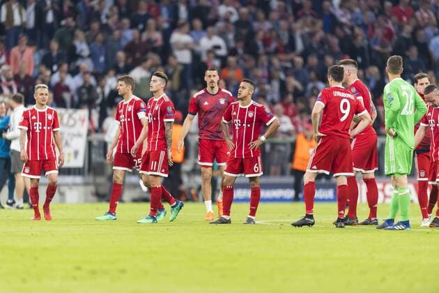 FC Bayern Muenchen GER vs. Real Madrid ESP 25 04 2018 Allianz Arena Muenchen GER UEFA CL Bayern Muenchen GER vs. Real Madrid ESP semi-final in the picture THE Bayern are disappointed with Rafinha FCB 13 Thomas Mueller FCB 25 James FCB 11 Thiago FCB 6 Robert Lewandowski FCB 9 Sven Ulreich FCB 26 nordphotox xStraubmeier nph00004