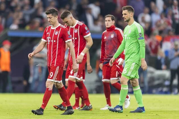 FC Bayern Muenchen GER vs Real Madrid ESP 25 04 2018 Allianz Arena Muenchen GER UEFA CL Bayern Muenchen GER vs Real Madrid ESP semi-finals in picture The Bayern disappointed with Franck Ribery FCB 7 Niklas Suele FCB 4 Sven Ulreich FCB 26 nordphotox xStraubmeier nph00004