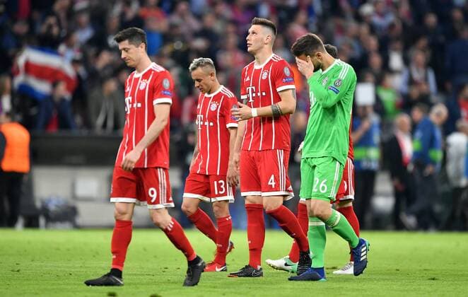 Robert Lewandowski Bayern Rafinha Bayern Niklas Süle Bayern Sven Ulreich Goalkeeper Bayern disappointed after the match Bayern Munich Real Madrid UEFA Champions League CL Semi Finals 1 2 Final First Half Season 2017 2018 Soccer Soccer Soccer Men Germany Germany Munich 25 4 2017 Allianz Arena