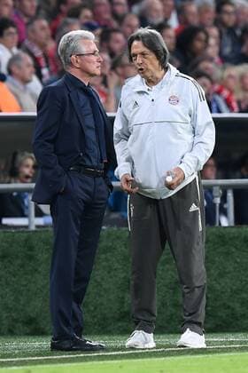 Football Champions League semi-finals FC Bayern München Real Madrid on 25 04 2018 in the Allianz Arena in Munich Jupp Heynckes head coach Munich left Dr Hans Wilhelm Müller Wohlfahrt team doctor Munich right xRx