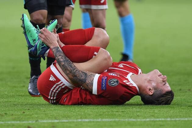 Football Champions League semi-finals Bayern Munich Real Madrid on 25 04 2018 in the Allianz Arena in Munich James Rodriguez Munich injured on the ground xRx