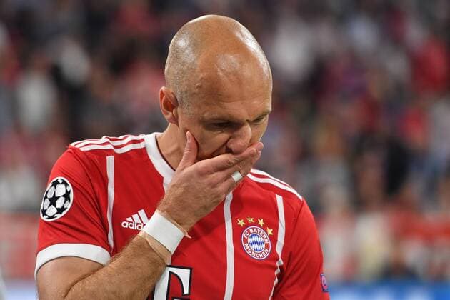 Arjen ROBBEN Bayern Munich disappointment frustration disappointed frustrated dejected injured action single image truncated single portrait Portrait Portrait Champions League semi-final Bayern Munich M Real Madrid REAL 1 2 on 25 04 2018 at the A L L A N A R A N A in Muenchen Germany