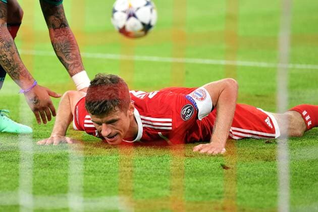 Thomas MUELLER MÜLLER Bayern Munich on the ground Soccer Champions League Semifinals Bayern Munich M Real Madrid REAL 1 2 at 25 04 2018 at the A L L A N A R A N A in Munich Germany
