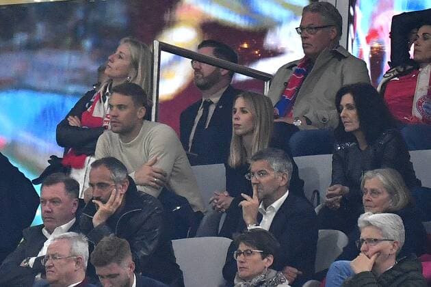 Manuel NEUER Goalkeeper FC Bayern Muenchen with his wife Nina Soccer Champions League Semifinal FC Bayern Muenchen M Real Madrid REAL 1 2 at 25 04 2018 at the A L I A N Z A R E A in Muenchen Germany