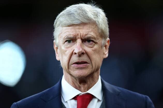 26th April 2018, Emirates Stadium, London, England; UEFA Europa League football, semi final, 1st leg, Arsenal versus Atletico Madrid; Arsenal manager Arsene Wenger looks on from the touchline as he walks towards the dugout from the tunnel  ActionPlus12017254