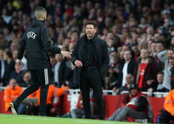 26th April 2018, Emirates Stadium, London, England; UEFA Europa League football, semi final, 1st leg, Arsenal versus Atletico Madrid; Atletico Madrid coach Diego Simeone complaining to the fifth official after Referee Clement Turpin ordered Atletico Madrid coach Diego Simeone to the stands  ActionPlus12017266