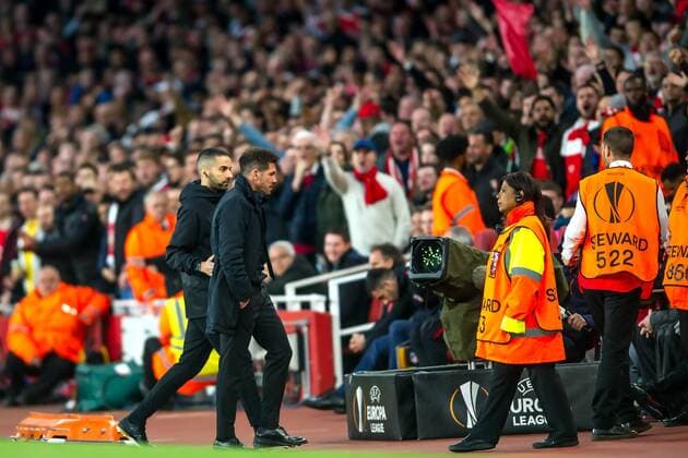 Diego Simeone manager of Atletico Madrid leaves the pitch after been sent off by Match referee Clement Turpin (FRA) during the UEFA Europa League Semi Final match between Arsenal and Atletico Madrid at the Emirates Stadium, London, England on 26 April 2018. Copyright: xSalvioxCalabresex 19780019