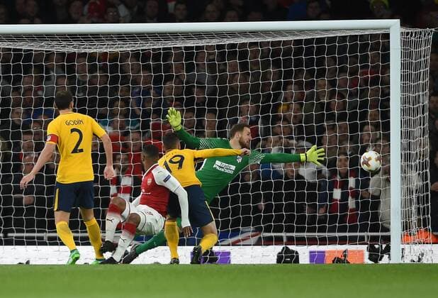 Arsenal v Atletico Madrid UEFA Europa League Semi-Final Arsenal s Alexandre Lacazette scores his side s first goal of the game during the UEFA Europa League Semi-Final match at the Emirates Stadium, London Content Not Available For UK Newspapers Copyright: xDanielxHamburyx FIL-11704-0042