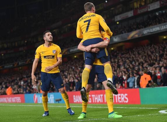 Arsenal v Atletico Madrid UEFA Europa League Semi-Final Atletico Madrid?s Antoine Griezmann celebrates scoring his side s first goal of the game with team mates during the UEFA Europa League Semi-Final match at the Emirates Stadium, London Content Not Available For UK Newspapers Copyright: xDanielxHamburyx FIL-11704-0047