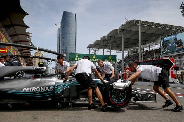 Motorsports: World Championship WM Weltmeisterschaft 2018; Grand Prix Azerbaijan, Grand Prix of Europe, Formula 1 2018 Azerbaijan Grand Prix, 77 Valtteri Bottas (FIN, Mercedes AMG Petronas), Baku Azerbaijan