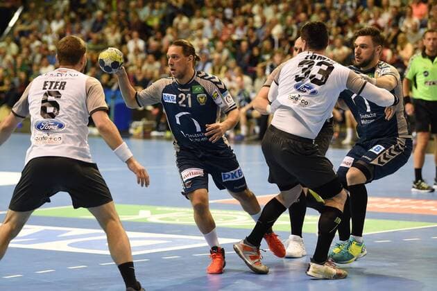 Handball Mens EHF Cup Season 2017 18 Quarterfinal Reps foxes Berlin RK Nexe Albin Eter No. 6 RK Nexe Mattias Zachrisson No. 21 Foxes Berlin Mario Tomic No. 33 RK Nexe Johan Koch No. 77 Foxes Berlin 28 04 18 Copyright: xMichaelxHundtx xMatthiasxKochx