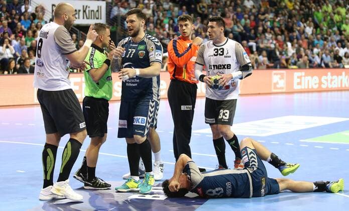 28 04 18 Handball EHF CUP Quarter Final Foxes Berlin CRO RK Nexe Bild Foul to Hans Lindberg Handball EHF CUP Quarter Final Foxes Berlin CRO RK Nexe