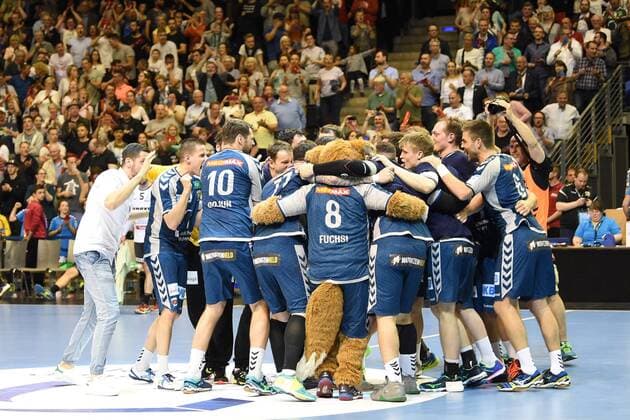 Mens Handball Mens EHF Cup Season 2017 18 Quarter-Finals Rematch Füchse Berlin RK Nexe cheering after the final whistle at the Füchse Berlin 28 04 18 Copyright: xMichaelxHundtx xMatthiasxKochx