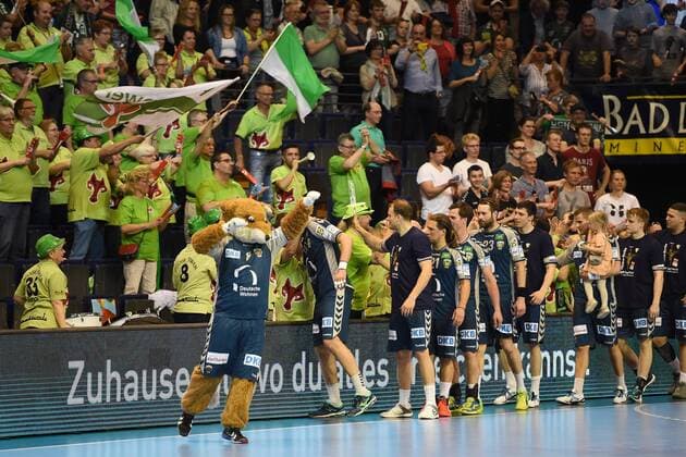 Mens Handball Mens EHF Cup Season 2017 18 Quarter-Finals Rematch Füchse Berlin RK Nexe cheering after the final whistle at the Füchse Berlin 28 04 18 Copyright: xMichaelxHundtx xMatthiasxKochx