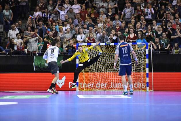 EHF Cup Quarterfinal Fuechse Berlin RK Nexe Nasice 28 04 2018 28 04 2018 Max Schmeling Halle EHF Cup Quarterfinal Fuechse Berlin RK Nexe Nasice v Sasa Barisic Jaman RK Nexe Nasice 9 Petr Stochl Fuechse Berlin 71 Jakov Gojun Fuechse Berlin 10 xDLx