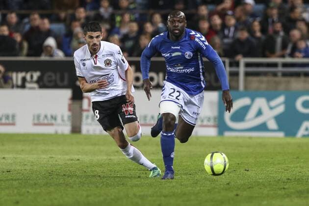 Seka Ernest 22; Racing Strasbourg Lees-Melou Pierre 8; Nice during the French L1 football match between Strasbourg (RCSA) and Nice (OGC) on April 28, 2018 at the Meinau stadium in Strasbourg, eastern France. FOOTBALL : Strasbourg vs Nice - Ligue 1 - 28 04 2018 ElyxandroCegarra Panoramic 