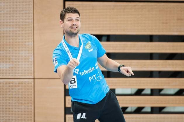 Matthias Obinger Coach Rimpar gestures on the sidelines HC Rhein Vikings vs. DJK Rimpar Wolves Handball 2 Bundesliga 28 04 18 Dusseldorf NRW Germany Castello Copyright: xcdn_nszx