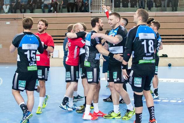 Joy after the end of the game at the Rhein Vikings HC Rhein Vikings vs. DJK Rimpar Wolves Handball 2 Bundesliga 28 04 18 Dusseldorf NRW Germany Castello Copyright: xcdn_nszx