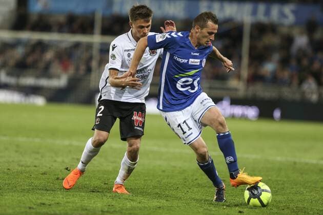 April 28, 2018 - Strasbourg, France - Souquet Arnaud (2) and Lienard Dimitri (11) in action during the French L1 football match between Strasbourg (RCSA) and Nice (OGC) at the Meinau stadium..final score French Ligue 1 - Strasbourg vs Nice in France - 28 Apr 2018 - ZUMAs197 20180428_zaa_s197_097 Copyright: xElyxandroxCegarrax