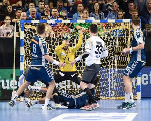 Mens Handball Mens EHF Cup Season 2017 18 Quarter-finals Foyer Berlin RK Nexe Drago Vukovic No. 6 Füchse Berlin TW Silvio Heinevetter No. 12 Foxes Berlin Fabian Wiede No. 3 Foxes Berlin Mario Tomic No. 33 RK Nexe Jakov Gojun No. 10 Foxes Berlin 28 04 18 Copyright: xMichaelxHundtx xMatthiasxKochx