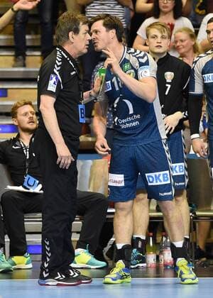 Mens Handball Mens EHF Cup Season 2017 18 Quarter-Finals Playoffs Foxes Berlin RK Nexe Head Coach Velimir Petkovic Foxes Berlin Hans Lindberg No 18 Füchse Berlin 28 04 18 Copyright: xMichaelxHundtx xMatthiasxKochx