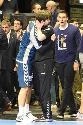 Mens Handball Mens EHF Cup Season 2017 18 Quarterfinal second leg Füchse Berlin RK Nexe cheering after the final whistle at the foxes Berlin Fabian Wiede Nr 3 Füchse Berlin Head Coach Velimir Petkovic Foxes Berlin Ignacio Plaza Jimenez No 17 Füchse Berlin 28 04 18 Copyright: xMichaelxHundtx xMatthiasxKochx