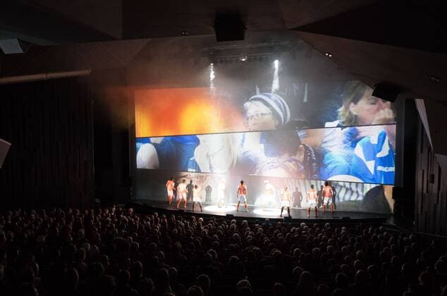 28 04 2018 xfux Football 2 Bundesliga SV Darmstadt 98 Premiere Lilienmusical Traditionally different in the Staatstheater in Darmstadt emspor emonline deloka v l Performance of the Lily Musical Traditionally different in the Staatstheater in Darmstadt Darmstadt