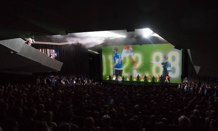 28 04 2018 xfux Football 2 Bundesliga SV Darmstadt 98 Premiere Lilienmusical Traditionally different in the Staatstheater in Darmstadt emspor emonline deloka v l Performance of the Lily Musical Traditionally different in the Staatstheater in Darmstadt Darmstadt