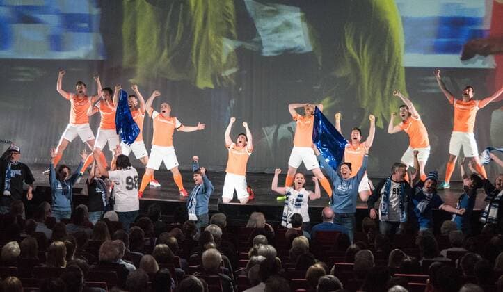 28 04 2018 xfux Football 2 Bundesliga SV Darmstadt 98 Premiere Lilienmusical Traditionally different in the Staatstheater in Darmstadt emspor emonline deloka v l Performance of the Lily Musical Traditionally different in the Staatstheater in Darmstadt Darmstadt