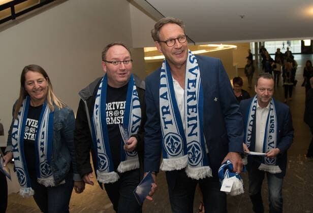 28 04 2018 xfux Football 2 Bundesliga SV Darmstadt 98 Premiere Lilienmusical From tradition different in the Staatstheater in Darmstadt emspor emonline deloka v l President Klaus Ruediger Fritsch SV Darmstadt 98 Darmstadt