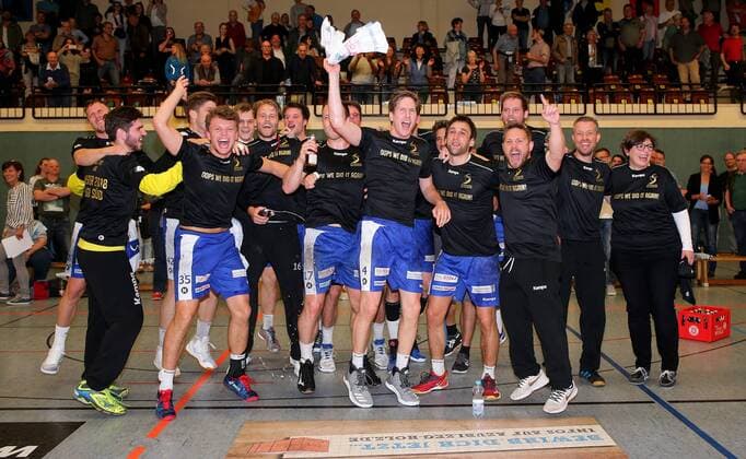 BAU 28 04 2018 Kornwestheim handball SV Kornwestheim vs VfL Pfullingen Kornwestheim celebrates the championship