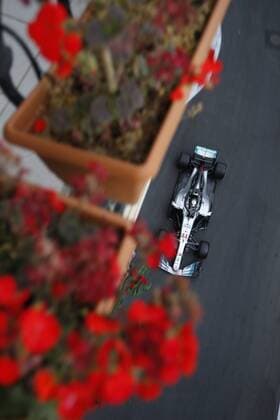 Motorsports: World Championship WM Weltmeisterschaft 2018; Grand Prix Azerbaijan, Grand Prix of Europe, Formula 1 2018 Azerbaijan Grand Prix, 44 Lewis Hamilton (GBR, Mercedes AMG Petronas F1 Team), Baku Azerbaijan
