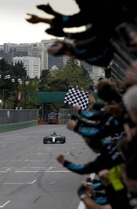Motorsports: World Championship WM Weltmeisterschaft 2018; Grand Prix Azerbaijan, Grand Prix of Europe, Formula 1 2018 Azerbaijan Grand Prix, 44 Lewis Hamilton (GBR, Mercedes AMG Petronas F1 Team), Baku Azerbaijan