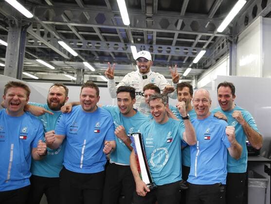 Motorsports: World Championship WM Weltmeisterschaft 2018; Grand Prix Azerbaijan, Grand Prix of Europe, Formula 1 2018 Azerbaijan Grand Prix, 44 Lewis Hamilton (GBR, Mercedes AMG Petronas F1 Team), Baku Azerbaijan