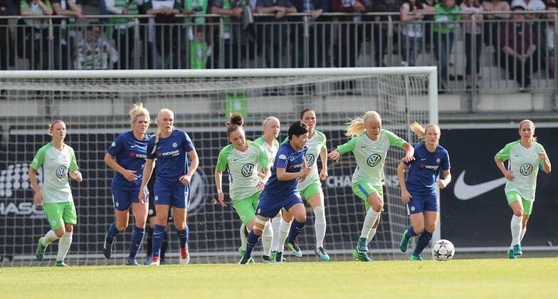 Pernille Harder VfL Wolfsburg on the ball
