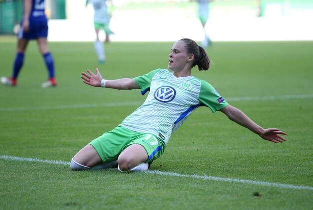 Wolfsburg vs Chelsea CL Women Wolfsburg Germany 29 04 2018 FOOTBALL VfL Wolfsburg vs Chelsea Semi-Finals UEFA Womens Champions League Season 2017 18 Image shows Ewa Pajor VfL Wolfsburg celebrate with their team for their goal to Wolfsburg
