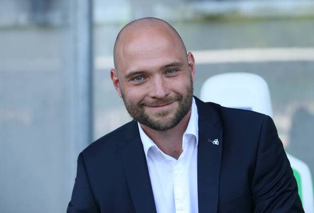 Wolfsburg vs Chelsea CL Women Wolfsburg Germany 29 04 2018 FOOTBALL VfL Wolfsburg vs Chelsea Semi-Finals UEFA Womens Champions League Season 2017 18 Image shows head coach Stephan Lerch VfL Wolfsburg Wolfsburg