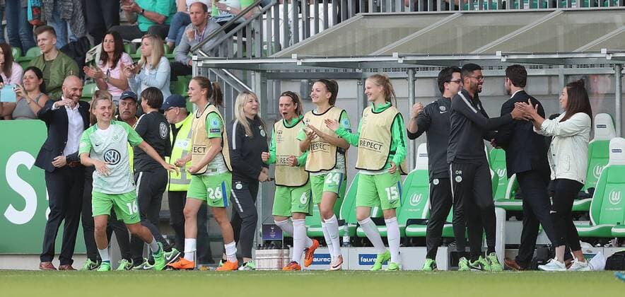 Cheers from Head Coach Stephan Lerch VfL Wolfsburg and Noelle Maritz VfL Wolfsburg Caroline Graham Hansen VfL Wolfsburg Katharina Baunach VfL Wolfsburg w15 and the rest of the team