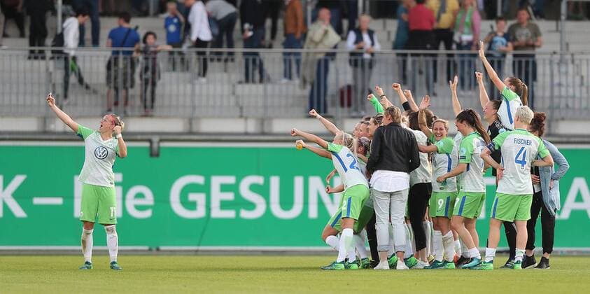 Selfie Alexandra Popp VfL Wolfsburg and team