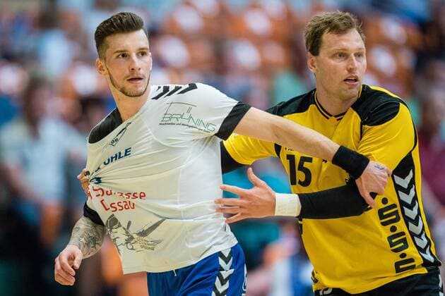 Marek Vranco 9 from Dessau Rosslauer HV 06 and Martin Murawski 15 from HG Saarlouis during the match at DKB Handball 2 Bundesliga between Dessau Rosslauer HV 06 and HG Saarlouis at Anhalt Arena on April 29 2018 in Bauhausstadt Dessau Saxony Anhalt Germany HB 2BL Dessau Rosslauer HV 06 HG Saarlouis Bauhaus city Dessau Copyright: xEIBNER HartmutxBoesenerx EP_HBR