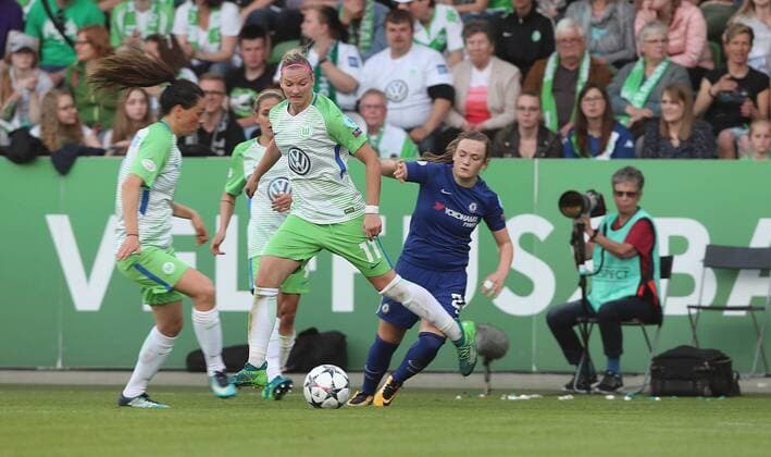 Alexandra Popp VfL Wolfsburg in a duel with Erin Cuthbert Chelsea LFC