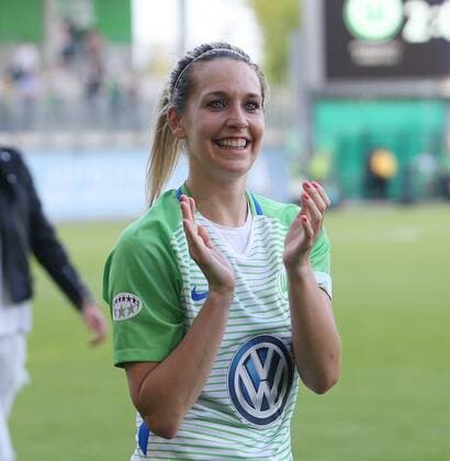 Wolfsburg vs Chelsea CL Women Wolfsburg Germany 29 04 2018 FOOTBALL VfL Wolfsburg vs Chelsea FC Semifinals UEFA Womens Champions League Season 2017 18 Picture shows Final Final Lena Goeßling VfL Wolfsburg Wolfsburg