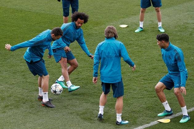 Real Madrid s players (L-R) Croatian Mateo Kovacic, Brazilian Marcelo Vieira, Croatian Luka Modric, and Moroccan Achraf Hakimi, during a team s training session at Valdebebas sports city in Madrid, Spain, 30 April 2018. Real Madrid will face Bayern Munich in a Champions League semifinals second leg match the upcoming 01 may at Santiago Bernabeu stadium in the Spanish capital. Training session !ACHTUNG: NUR REDAKTIONELLE NUTZUNG!  Copyright: xChemaxMoyax GRAF5847 20180430-636606879933403493