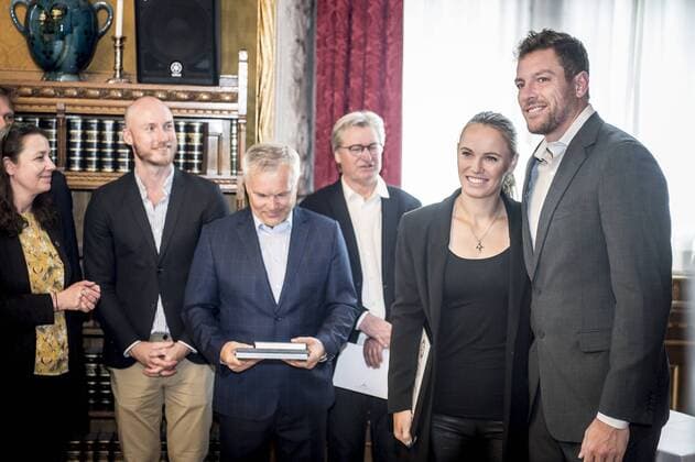 Piotr Wozniacki, Caroline Wozniacki og David Lee under Carolines hyldest, som sker efter at hun har vundet Australian Open og er blevet AArets Tennisspiller 2017, det sker paa Koebenhavns Raadhus, mandag den 30. april 2018. Koebenhavns overborgmester Frank Jensen byder paa lykoenskninger og raadhuspandekager.. , Copenhagen Denmark  Copyright: RitzauxScanpix MadsxClausxRasmussenx cop106 spdk20180430-140045-L