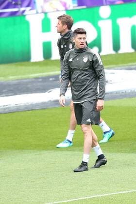 Thomas Mueller Bayern Munich 25 Robert Lewandowski Bayern Munich 9 Practice Real Madrid CF vs Bayern Munich Champions League Semifinals Soccer 30 04 2018 Practice Real Madrid CF vs Bayern Munich Champions League Semifinals Soccer 30 04 2018 Madrid Copyright: xLanger Eibner-Pressefotox EP_HLR