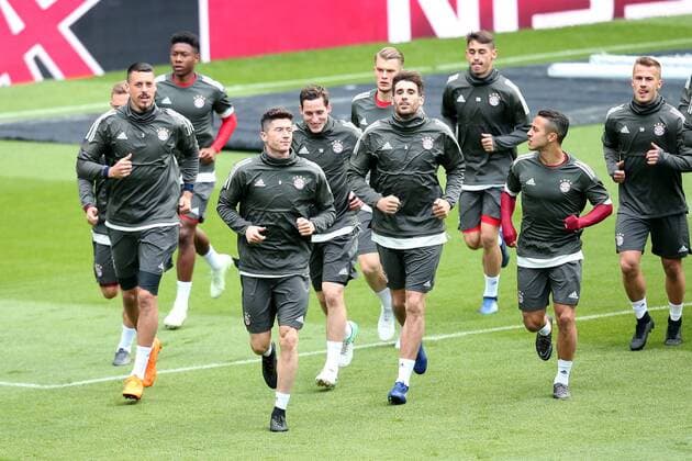 Sandro Wagner Bayern Munich 2 Robert Lewandowski Bayern Munich 9 Sebastian Rudy Bayern Munich 19 Javier Martinez Bayern Munich 8 Thiago Alcantara Bayern Munich 6 Real Madrid CF vs Bayern Munich Champions League Semifinals Soccer 30 04 2018 Practice Real Madrid CF vs Bayern Munich Champions League semi-final Football 30 04 2018 Madrid Copyright: xLanger Eibner-Pressefotox EP_HLR
