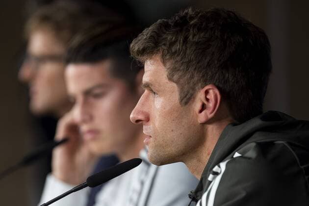 Bayern Múnich James Rodriguez and Thomas Muller during press conference PK Pressekonferenz day before UEFA Champions League semi finals match between Real Madrid and Bayern Múnich at Santiago Bernabeu Stadium in Madrid, Spain. April 30, 2018.  (20180430032)