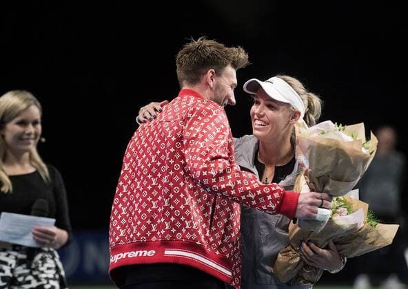 Tennis, Caroline Wozniacki - Venus Williams in Kopenhagen Nicklas Bendtner er en af dem der giver blomster foer verdensstjernerne Caroline Wozniacki og Venus Williams moeder hinanden i Champions Battle 2018 i Telia Parken Mandag den 30. april 2018. , Copenhagen Denmark  Copyright: Scanpix LiselottexSabroex COP101 spdk20180430-212938-L