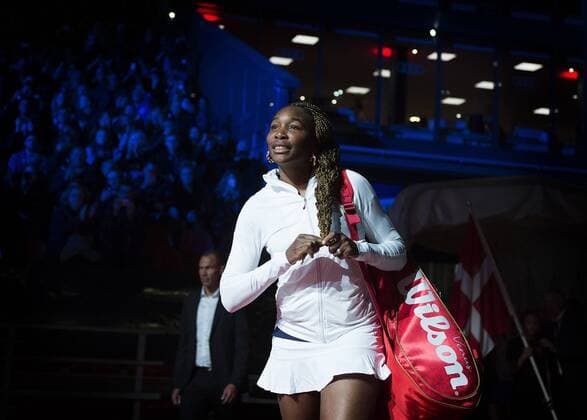 Bilder des Tages - SPORT Tennis, Caroline Wozniacki - Venus Williams in Kopenhagen Verdensstjernerne Caroline Wozniacki og Venus Williams moeder hinanden i Champions Battle 2018 i Telia Parken Mandag den 30. april 2018. , Copenhagen Denmark  Copyright: Scanpix LiselottexSabroex COP101 spdk20180430-213035-L
